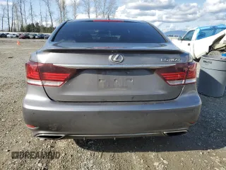 2014 Lexus LS 460 z VIN JTHBL5EF3E5125562, wystawiony jako Copart lot #51831755 z przebiegiem 85 171 mil mil oraz Szkoda całkowita • Salvage title. Historia ofert i sprzedaży dostępna na DreamBid. Obrazek 6.