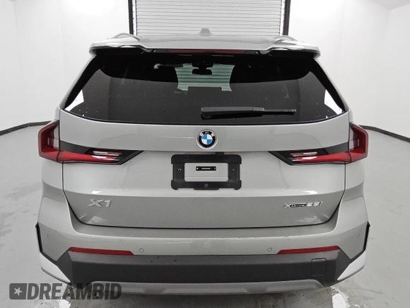 2023 BMW X1 xDrive28i with VIN WBX73EF00P5X84545, listed as a Copart auction lot 49742915 with 26,905 mi miles and Clean Title. Bid and sale history available at DreamBid. Image 6.