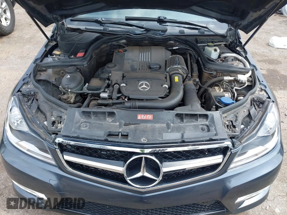 2013 Mercedes-Benz C 250 Sport z VIN WDDGF4HB5DA781713, wystawiony jako IAAI lot #42109186 z przebiegiem 142 167 mil mil oraz . Historia ofert i sprzedaży dostępna na DreamBid. Obrazek 10.