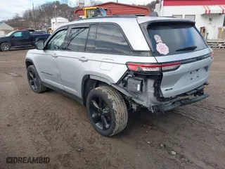 2024 Jeep Grand Cherokee Altitude with VIN 1C4RJHAG4R8938404, listed as a IAAI auction lot 41421214 with 12,644 mi miles. Bid and sale history available at carsss.com. Image 3.