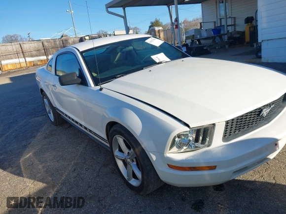 2005 Ford Mustang Deluxe with VIN 1ZVFT80N955183109, listed as a IAAI auction lot 41827964 with 151,774 mi miles. Bid and sale history available at carsss.com. Image 1.