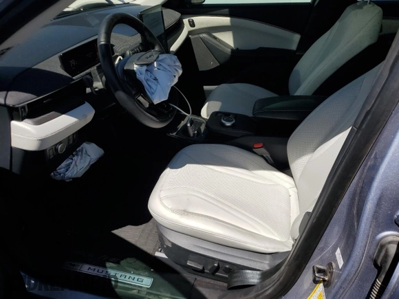 2022 Ford Mustang Mach-E Premium с VIN 3FMTK3R76NMA19273, выставлен на аукционе Copart как лот 51270325 с пробегом 30 114 миль миль и Списание • Salvage title. История ставок и продаж доступна на DreamBid. Изображение 7.