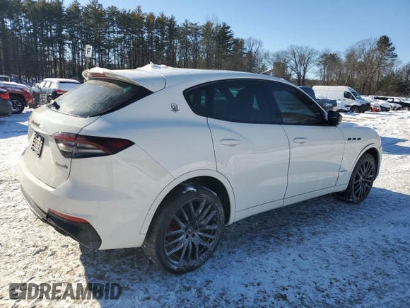 2021 Maserati Levante GranSport with VIN ZN661XUS4MX379740, listed as a Copart auction lot 42200355 with 58,437 mi miles and Clean Title. Bid and sale history available at carsss.com. Image 3.