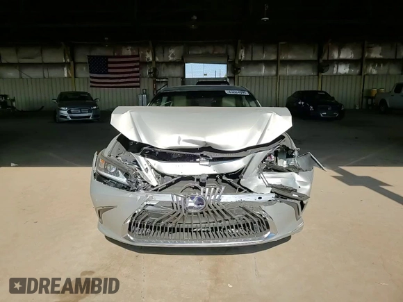 2020 Lexus ES 300h z VIN 58AD21B17LU005849, wystawiony jako Copart lot #63084095 z przebiegiem 30 738 mil mil oraz Szkoda całkowita • Salvage title. Historia ofert i sprzedaży dostępna na DreamBid. Obrazek 13.
