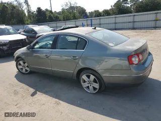 2008 Volkswagen Passat Sedan Komfort with VIN WVWAK73C58E002497, listed as a Copart auction lot 76046064 with 207,183 mi miles and Salvage Title. Bid and sale history available at carsss.com. Image 2.
