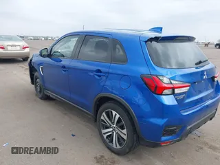 2023 Mitsubishi Outlander ES z VIN JA4ARUAUXPU001785, wystawiony jako IAAI lot #42014049 z przebiegiem 56 431 mil mil oraz . Historia ofert i sprzedaży dostępna na DreamBid. Obrazek 3.