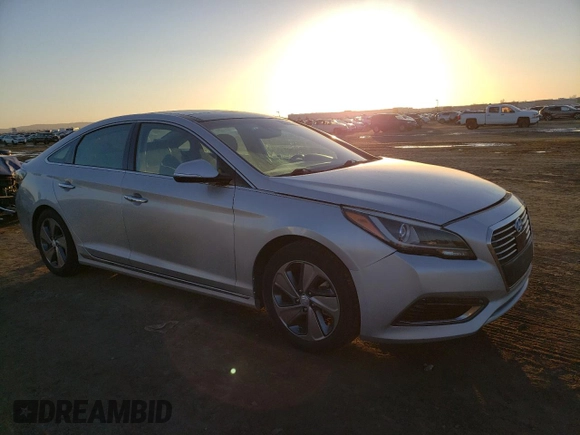 2017 Hyundai Sonata Hybrid Limited with VIN KMHE34L36HA062353, listed as a Copart auction lot 37828863 with 105,474 mi miles. Bid and sale history available at carsss.com. Image 4.
