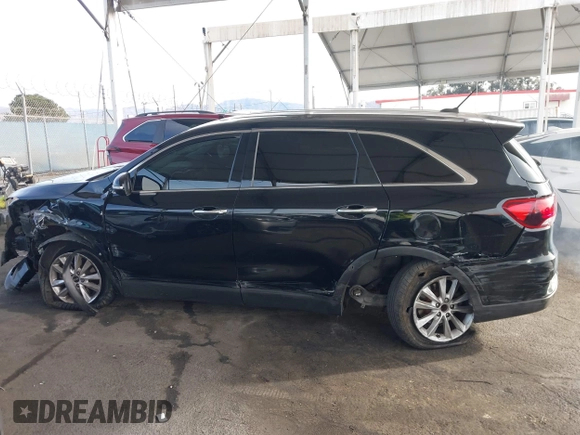 2019 Kia Sorento LX with VIN 5XYPG4A39KG522973, listed as a IAAI auction lot 41353348 with 151,889 mi miles. Bid and sale history available at carsss.com. Image 13.