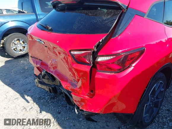 2021 Chevrolet Blazer RS z VIN 3GNKBKRSXMS532963, wystawiony jako IAAI lot #42042190 z przebiegiem 67 275 mil mil oraz . Historia ofert i sprzedaży dostępna na DreamBid. Obrazek 17.