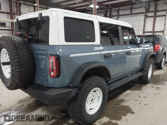 2023 Ford Bronco z VIN 1FMDE4DH2PLA40790, wystawiony jako IAAI lot #41734806 z przebiegiem 19 913 mil mil oraz . Historia ofert i sprzedaży dostępna na DreamBid. Obrazek 4.