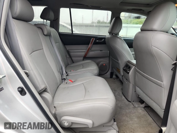 2010 Toyota Highlander Limited z VIN 5TDDK3EH2AS024908, wystawiony jako Copart lot #63053825 z przebiegiem 231 024 mil mil oraz Czysty tytuł • Clean title. Historia ofert i sprzedaży dostępna na DreamBid. Obrazek 10.