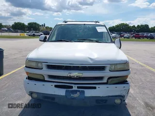 2005 Chevrolet Tahoe Z71 z VIN 1GNEC13T05R219656, wystawiony jako IAAI lot #42802342 z przebiegiem 265 766 mil mil oraz . Historia ofert i sprzedaży dostępna na DreamBid. Obrazek 6.