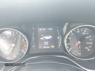 2020 Jeep Compass Latitude с VIN 3C4NJDBB2LT112590, выставлен на аукционе IAAI как лот 42618423 с пробегом 53 318 миль миль и . История ставок и продаж доступна на DreamBid. Изображение 7.