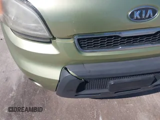 2010 Kia Soul + with VIN KNDJT2A21A7111933, listed as a IAAI auction lot 42025069 with 185,662 mi miles. Bid and sale history available at carsss.com. Image 12.