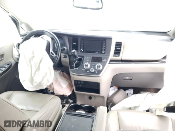 2018 Toyota Sienna XLE with VIN 5TDDZ3DC7JS204662, listed as a Copart auction lot 86500714 with 207,556 mi miles and Salvage Title. Bid and sale history available at carsss.com. Image 8.