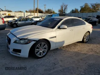 2017 Jaguar XF 35t z VIN SAJBR4BVXHCY33167, wystawiony jako Copart lot #84015884 z przebiegiem Nie podano mil oraz Tytuł czysty. Historia ofert i sprzedaży dostępna na DreamBid. Obrazek 1.