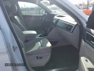 2019 Volkswagen Atlas SEL z VIN 1V2MR2CA8KC569640, wystawiony jako IAAI lot #42083995 z przebiegiem 127 104 mil mil oraz . Historia ofert i sprzedaży dostępna na DreamBid. Obrazek 5.