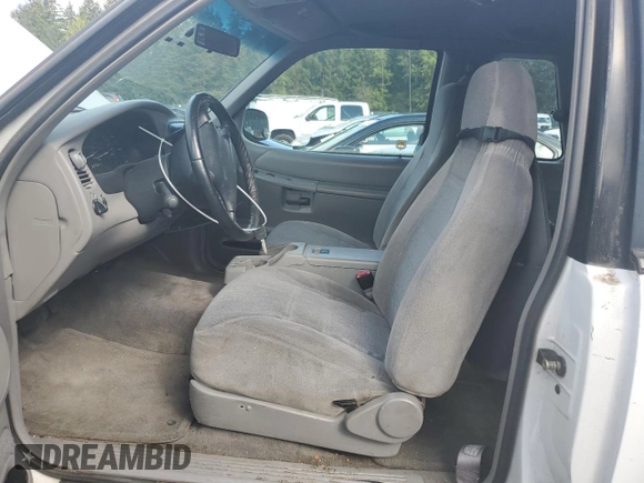 1999 Ford Explorer Sport z VIN 1FMYU22X5XUB84704, wystawiony jako Copart lot #68383654 z przebiegiem 220 656 mil mil oraz Czysty tytuł • Clean title. Historia ofert i sprzedaży dostępna na DreamBid. Obrazek 7.
