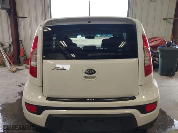 2013 Kia Soul ! with VIN KNDJT2A64D7532083, listed as a IAAI auction lot 41845670 with NaN miles. Bid and sale history available at carsss.com. Image 16.