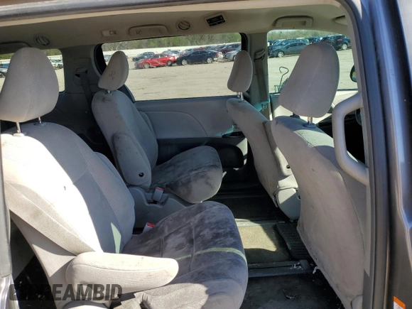 2017 Toyota Sienna L с VIN 5TDZZ3DC8HS899668, выставлен на аукционе Copart как лот 48944024 с пробегом 123 689 миль миль и Списание • Salvage title. История ставок и продаж доступна на DreamBid. Изображение 11.