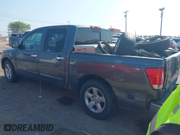 2004 Nissan Titan SE z VIN 1N6AA07A64N548266, wystawiony jako IAAI lot #42596026 z przebiegiem 204 226 mil mil oraz . Historia ofert i sprzedaży dostępna na DreamBid. Obrazek 3.