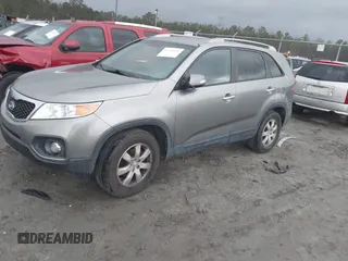 2011 Kia Sorento LX with VIN 5XYKT3A14BG119384, listed as a IAAI auction lot 41716001 with 152,061 mi miles. Bid and sale history available at carsss.com. Image 2.