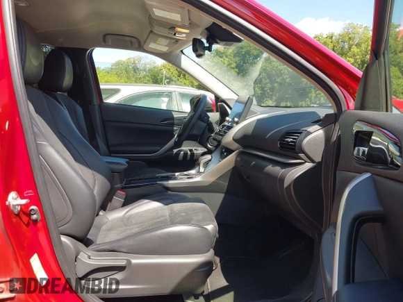 2024 Mitsubishi Eclipse Cross SE z VIN JA4ATWAA7RZ003387, wystawiony jako IAAI lot #42691727 z przebiegiem 40 419 mil mil oraz . Historia ofert i sprzedaży dostępna na DreamBid. Obrazek 5.