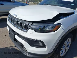 2024 Jeep Compass Latitude with VIN 3C4NJDBN1RT118139, listed as a IAAI auction lot 42053643 with 19,645 mi miles. Bid and sale history available at carsss.com. Image 6.