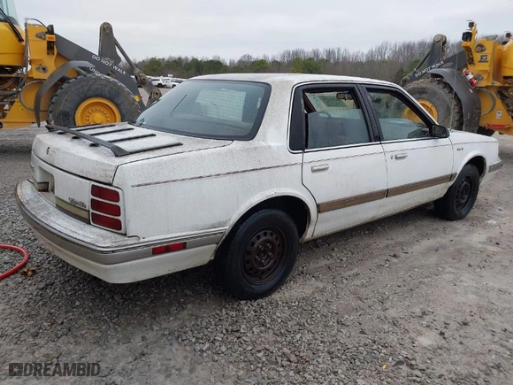 1996 Oldsmobile Ciera 1SA + VX5 with VIN 1G3AJ55M0T6300276, listed as a IAAI auction lot 41157740 with NaN miles. Bid and sale history available at carsss.com. Image 4.