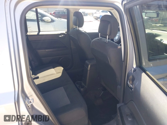 2016 Jeep Patriot Latitude with VIN 1C4NJPFA2GD633341, listed as a IAAI auction lot 42403814 with 98,768 mi miles and . Bid and sale history available at DreamBid. Image 8.