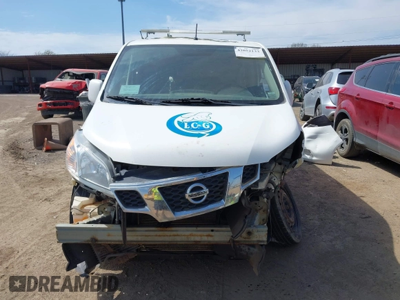 2017 Nissan NV200 S z VIN 3N6CM0KN5HK713522, wystawiony jako IAAI lot #42052133 z przebiegiem 126 019 mil mil oraz . Historia ofert i sprzedaży dostępna na DreamBid. Obrazek 6.