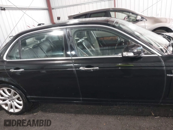 2009 Jaguar XJ 8 LWB with VIN SAJWA79B29SH31572, listed as a IAAI auction lot 42138154 with 147,500 mi miles and . Bid and sale history available at DreamBid. Image 13.