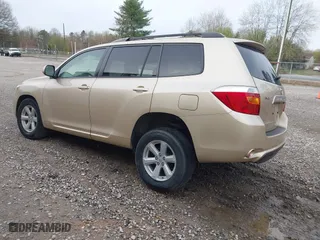 2008 Toyota Highlander with VIN JTEDS41A682019853, listed as a IAAI auction lot 41856615 with 157,215 mi miles. Bid and sale history available at carsss.com. Image 3.