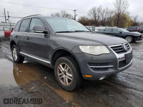 2008 Volkswagen Touareg V6 with VIN WVGBE77LX8D045580, listed as a Copart auction lot 51677485 with 108,062 mi miles and Clean title. Bid and sale history available at DreamBid. Image 4.