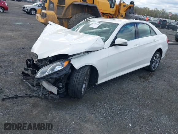 2016 Mercedes-Benz E-Class E 350 Luxury with VIN WDDHF8JB9GB191986, listed as a IAAI auction lot 42049916 with 122,012 mi miles. Bid and sale history available at carsss.com. Image 17.