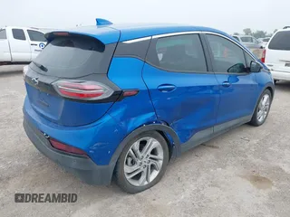 2023 Chevrolet Bolt EV 1LT z VIN 1G1FW6S08P4115045, wystawiony jako IAAI lot #42326150 z przebiegiem 42 357 mil mil oraz . Historia ofert i sprzedaży dostępna na DreamBid. Obrazek 4.
