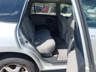 2006 Toyota RAV4 Limited with VIN JTMBD31V865045630, listed as a IAAI auction lot 42697228 with 179,716 mi miles and . Bid and sale history available at DreamBid. Image 8.