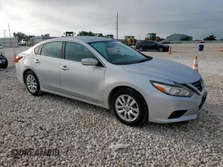 2017 Nissan Altima S z VIN 1N4AL3AP5HN318144, wystawiony jako Copart lot #60001145 z przebiegiem 67 999 mil mil oraz Czysty tytuł • Clean title. Historia ofert i sprzedaży dostępna na DreamBid. Obrazek 4.