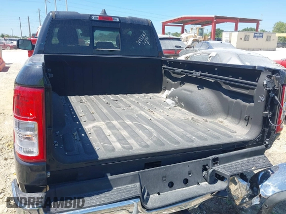 2021 Ram 1500 Lone Star z VIN 1C6RREBT0MN630263, wystawiony jako IAAI lot #41887871 z przebiegiem 52 386 mil mil oraz . Historia ofert i sprzedaży dostępna na DreamBid. Obrazek 16.