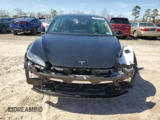 2024 Tesla Model 3 z VIN 5YJ3E1EA3RF872810, wystawiony jako Copart lot #46871445 z przebiegiem 2 725 mil mil oraz Szkoda całkowita • Salvage title. Historia ofert i sprzedaży dostępna na DreamBid. Obrazek 5.