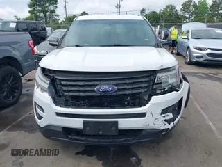 2017 Ford Police Interceptor Utility z VIN 1FM5K8AR2HGA94294, wystawiony jako IAAI lot #42091686 z przebiegiem 155 422 mil mil oraz . Historia ofert i sprzedaży dostępna na DreamBid. Obrazek 6.
