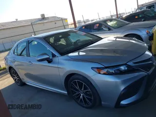 2021 Toyota Camry SE Nightshade with VIN 4T1G11AK0MU412835, listed as a IAAI auction lot 41592078 with 106,270 mi miles. Bid and sale history available at carsss.com. Image 14.