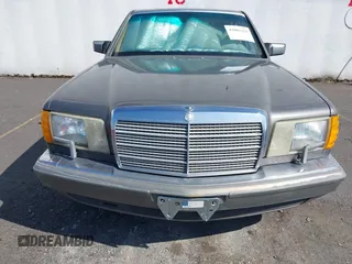 1986 Mercedes-Benz 420 Series 420SEL with VIN WDBCA35D9GA209179, listed as a IAAI auction lot 42081253 with 141,249 mi miles. Bid and sale history available at carsss.com. Image 6.