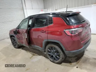 2022 Jeep Compass Altitude with VIN 3C4NJCBB1NT198276, listed as a Copart auction lot 74834184 with 31,729 mi miles and Clean title. Bid and sale history available at DreamBid. Image 2.
