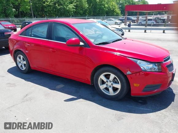 2014 Chevrolet Cruze 1LT z VIN 1G1PC5SB8E7114515, wystawiony jako IAAI lot #42230308 z przebiegiem 93 366 mil mil oraz . Historia ofert i sprzedaży dostępna na DreamBid. Obrazek 1.