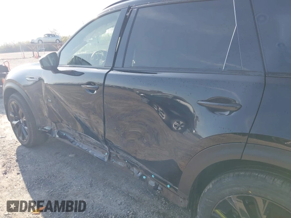 2025 Mazda CX-90 Premium Sport z VIN JM3KKCHD3S1218675, wystawiony jako IAAI lot #41971539 z przebiegiem Nie podano mil oraz . Historia ofert i sprzedaży dostępna na DreamBid. Obrazek 20.
