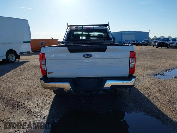 2022 Ford F-250 XL z VIN 1FTBF2A67NEG45826, wystawiony jako IAAI lot #42006684 z przebiegiem 53 561 mil mil oraz . Historia ofert i sprzedaży dostępna na DreamBid. Obrazek 16.