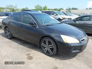 2006 Honda Accord LX SE с VIN 1HGCM56336A129774, выставлен на аукционе IAAI как лот 42749834 с пробегом 215 948 миль миль и . История ставок и продаж доступна на DreamBid. Изображение 1.