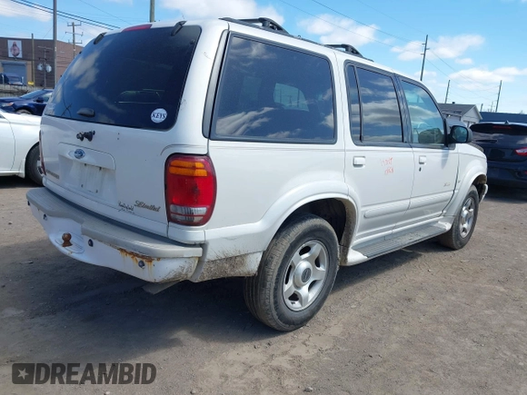 2000 Ford Explorer z VIN 1FMZU85P3YZA94717, wystawiony jako IAAI lot #42029041 z przebiegiem 218 304 mil mil oraz . Historia ofert i sprzedaży dostępna na DreamBid. Obrazek 4.