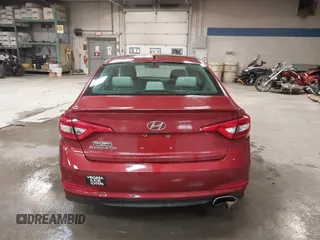 2015 Hyundai Sonata SE z VIN 5NPE24AF6FH153133, wystawiony jako IAAI lot #42054380 z przebiegiem 64 570 mil mil oraz . Historia ofert i sprzedaży dostępna na DreamBid. Obrazek 16.